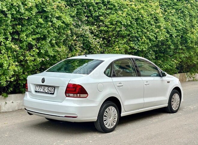 Volkswagen Polo 2018, 110,000 km - 1.6 l - Bakı