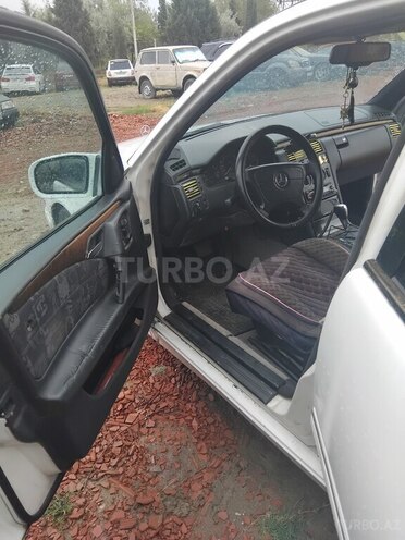 Mercedes E 250 1996, 650,000 km - 2.5 l - Sumqayıt