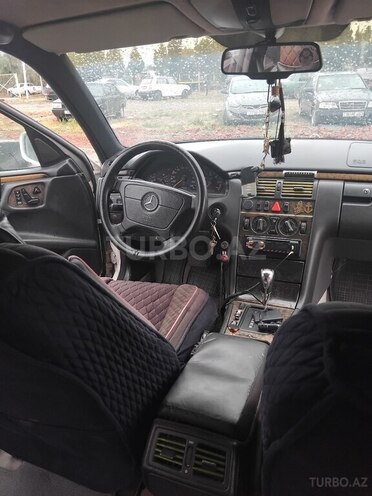 Mercedes E 250 1996, 650,000 km - 2.5 l - Sumqayıt