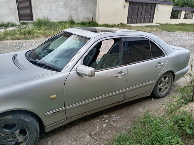 Mercedes C 320 1995, 300,000 km - 3.2 l - Qusar