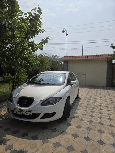 SEAT Leon-1