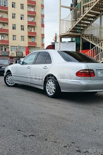 Mercedes E 220 d 2000, 358,000 km - 2.2 л - Bakı