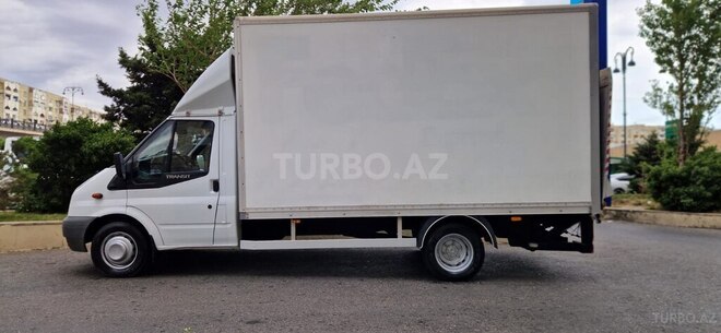 Ford Transit-4