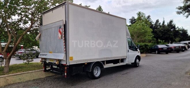 Ford Transit-14
