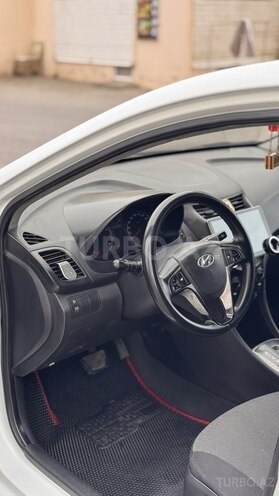 Hyundai Accent 2013, 281,000 km - 1.6 l - Bakı