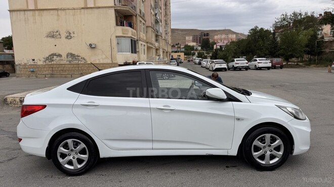 Hyundai Accent 2013, 281,000 km - 1.6 l - Bakı