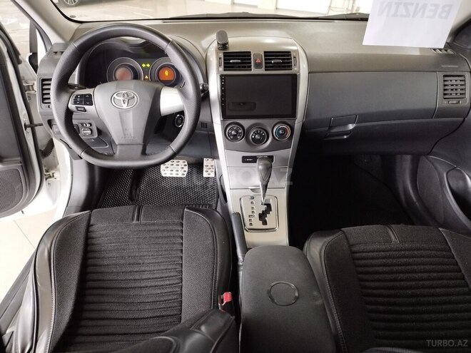 Toyota Corolla-8