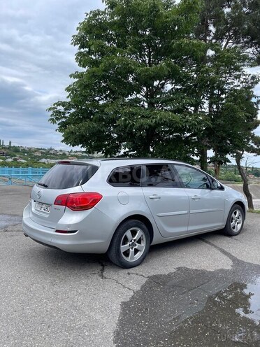 Opel Astra 2011, 222,277 km - 1.4 л - Quba