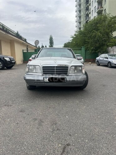 Mercedes E 220 1995, 365,000 km - 2.2 l - Bakı