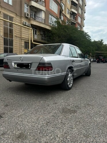 Mercedes E 220 1995, 365,000 km - 2.2 l - Bakı