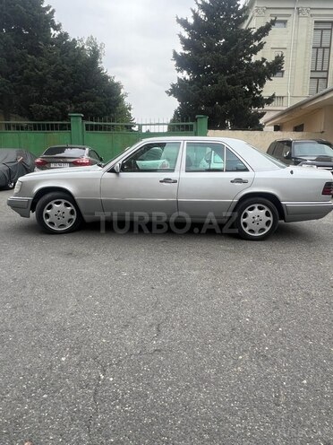 Mercedes E 220 1995, 365,000 km - 2.2 l - Bakı