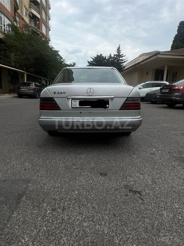 Mercedes E 220 1995, 365,000 km - 2.2 l - Bakı