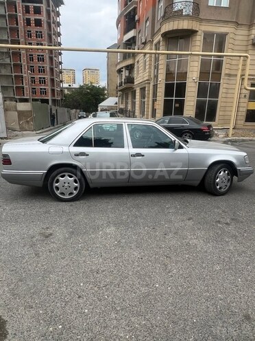 Mercedes E 220 1995, 365,000 km - 2.2 l - Bakı
