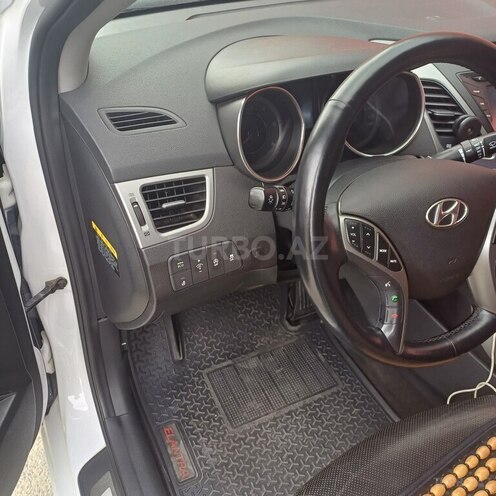 Hyundai Avante 2015, 177,500 km - 1.6 л - Bakı
