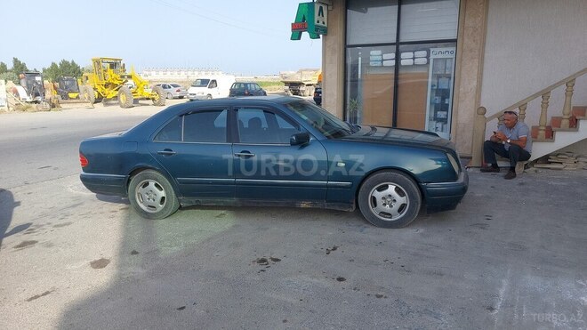 Mercedes E 240 1998, 450,000 km - 2.4 l - Bakı
