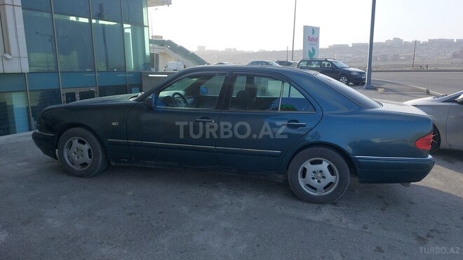 Mercedes E 240 1998, 450,000 km - 2.4 l - Bakı