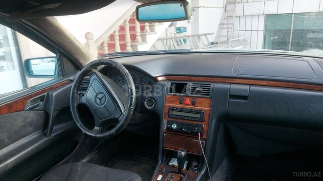 Mercedes E 240 1998, 450,000 km - 2.4 l - Bakı