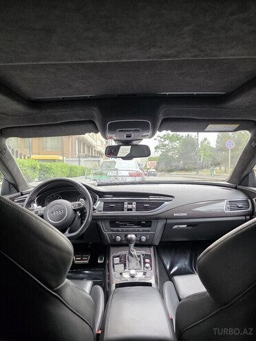 Audi RS7-10