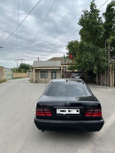 Mercedes E 200 1999, 294,575 km - 2.0 l - Bakı