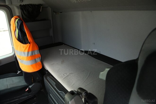 Mercedes Actros 1844 2009, 1,070,000 km - 12.0 l - Bakı
