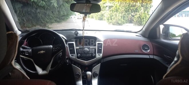Chevrolet Cruze 2011, 295,360 km - 1.4 l - Qazax