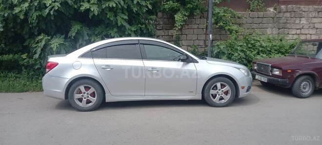Chevrolet Cruze 2011, 295,360 km - 1.4 l - Qazax