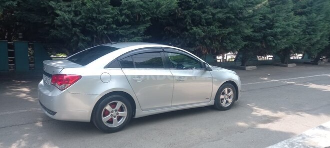 Chevrolet Cruze 2011, 295,360 km - 1.4 l - Qazax