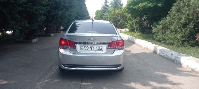 Chevrolet Cruze 2011, 295,360 km - 1.4 l - Qazax