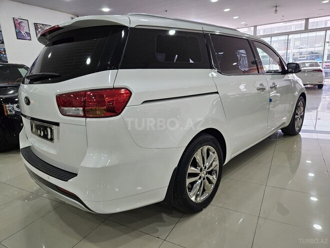 Kia Carnival-6