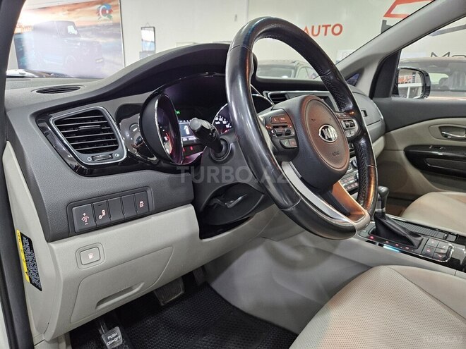 Kia Carnival-9