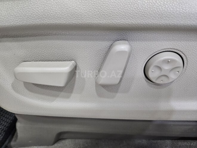 Kia Carnival-8