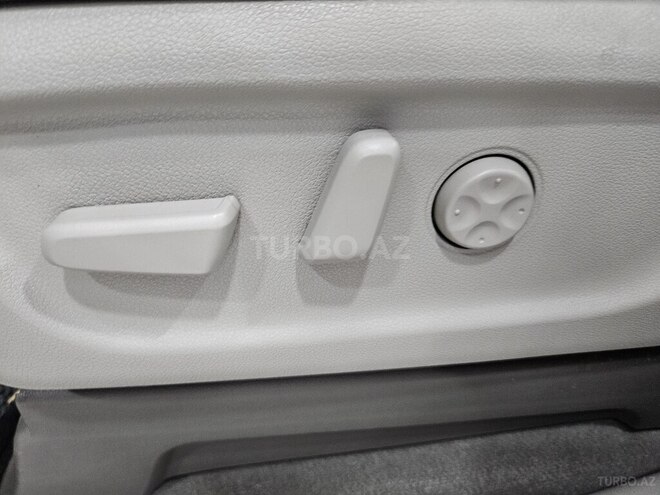 Kia Carnival-19