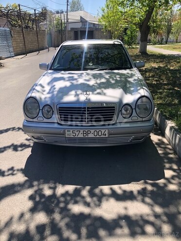 Mercedes E 240 1999, 357,780 km - 2.4 l - Şəmkir