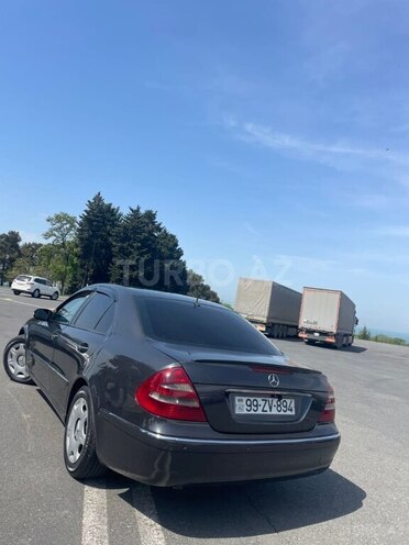 Mercedes E 270 2003, 150,000 km - 2.7 l - Qax
