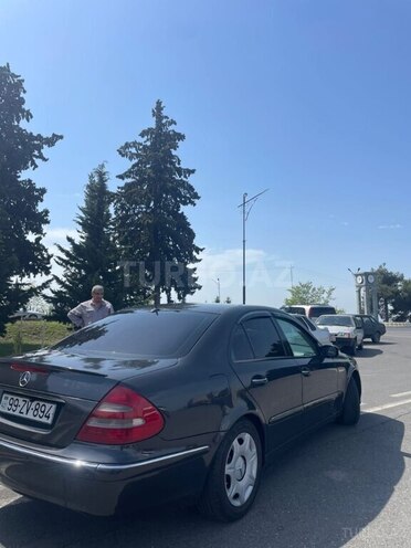 Mercedes E 270 2003, 150,000 km - 2.7 l - Qax