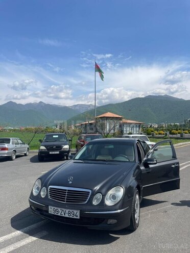 Mercedes E 270 2003, 150,000 km - 2.7 l - Qax