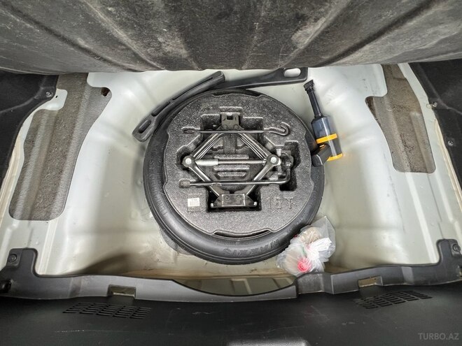 Kia K5-13