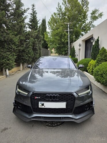 Audi RS7-5