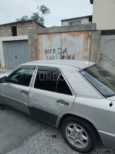 Mercedes E 220 1993, 343,000 km - 2.2 л - Bakı