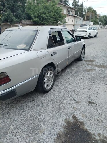 Mercedes E 220 1993, 343,000 km - 2.2 л - Bakı