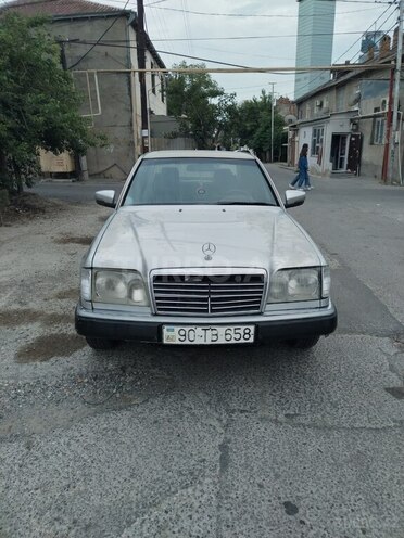 Mercedes E 220 1993, 343,000 km - 2.2 л - Bakı