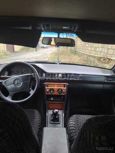 Mercedes E 200 d 1993, 300,000 km - 2.0 л - Sumqayıt