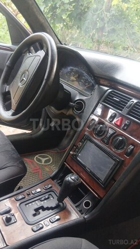 Mercedes E 240 1997, 482,093 km - 2.4 l - Cəlilabad