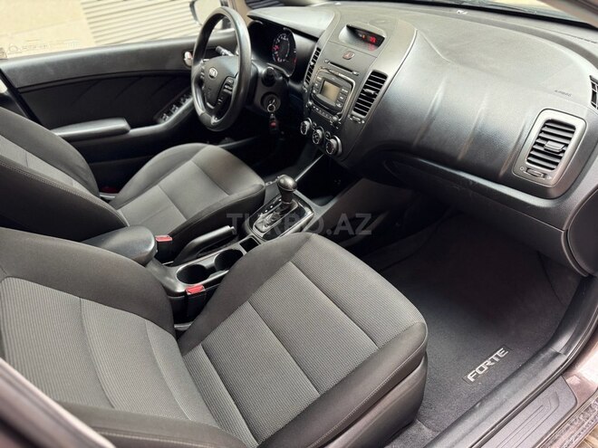 Kia Forte-13
