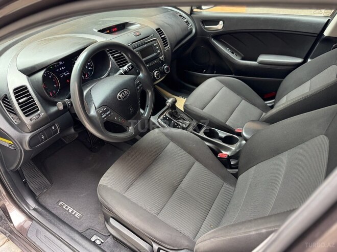Kia Forte-11