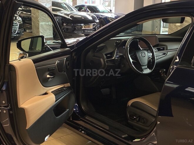 Lexus ES 300h-4