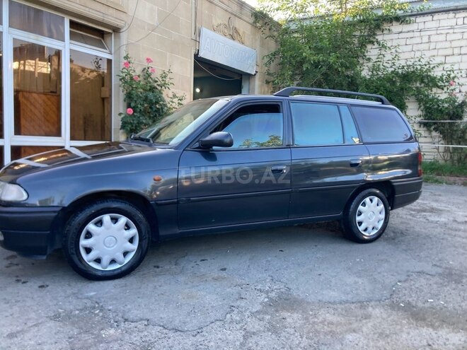 Opel Astra 1997, 350,000 km - 1.6 l - Qazax