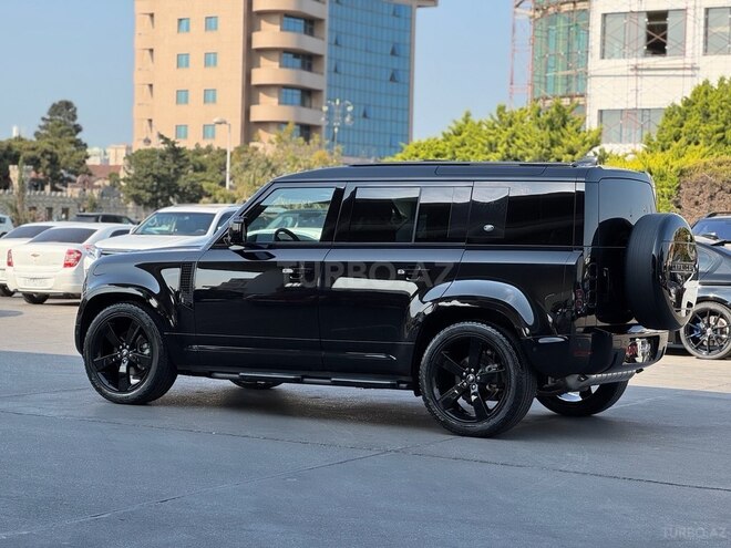 Land Rover Defender-6