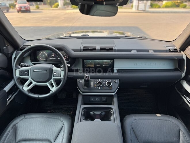 Land Rover Defender-15