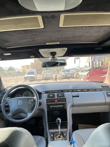 Mercedes E 320 2000, 340,000 km - 3.2 l - Salyan